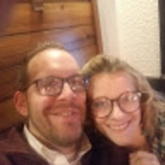 Meet your Posher, Renee - Picture 1 of 1